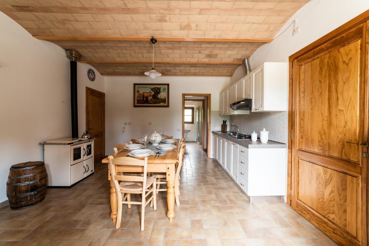 Appartamento Nella Campagna Di Certaldo Il Ciliegio エクステリア 写真